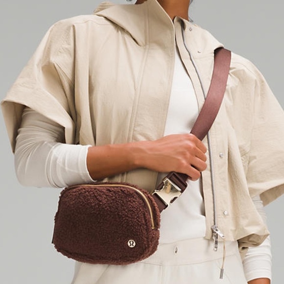 NWT Lululemon Everywhere Brown Fleece Belt Bag 1L - Picture 9 of 9